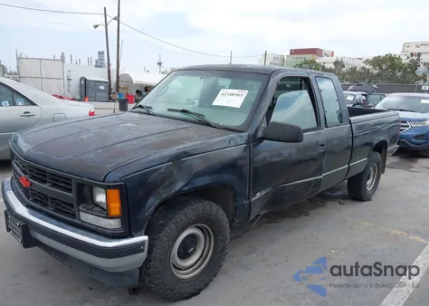 1997 Chevrolet C1500 Fleetside z USA, uszkodzony, nr VIN 1GCEC19W1VE173577